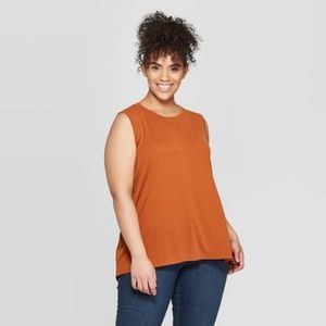 *Brand New* Women's Plus Size Top with Back Slit